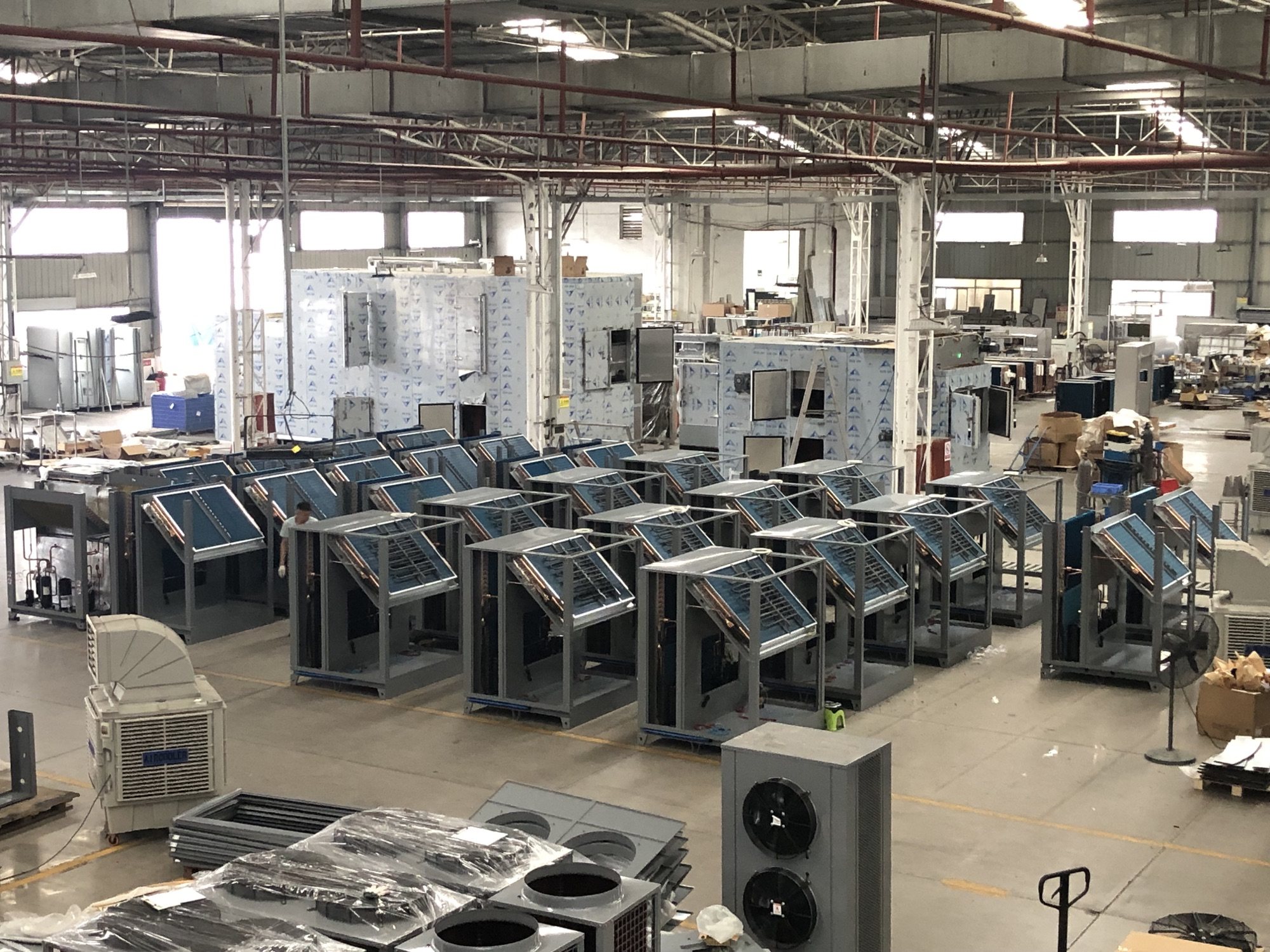 HPDRYER heat pump equipment assemblies in the production workshop